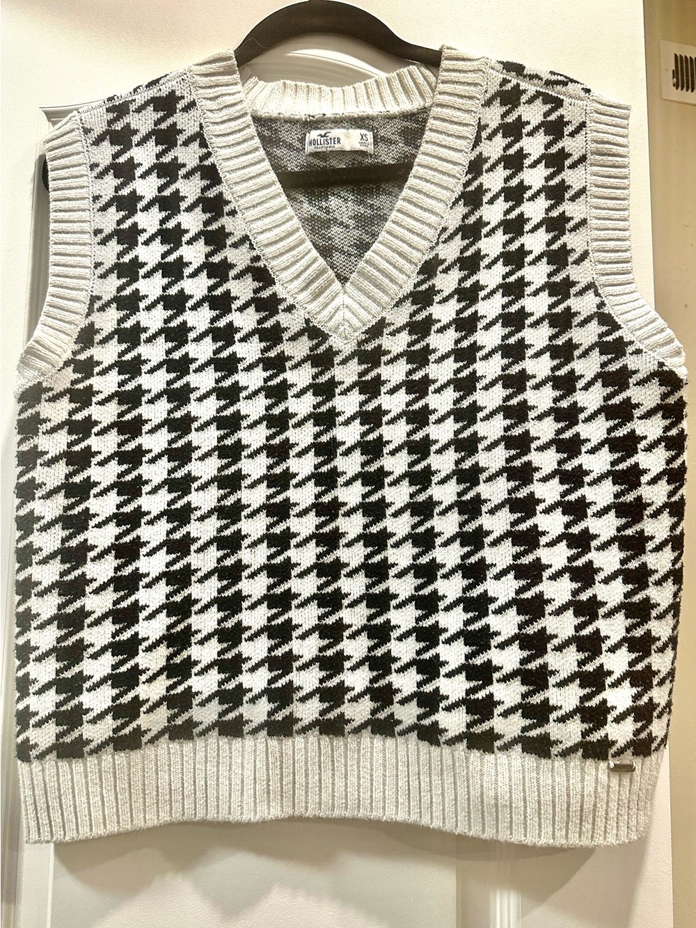 Hollister Black and White V-Neck Sweater Vest
